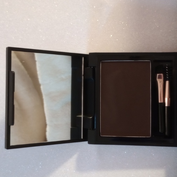 COPY - Revolution glossy brow - Picture 2 of 3